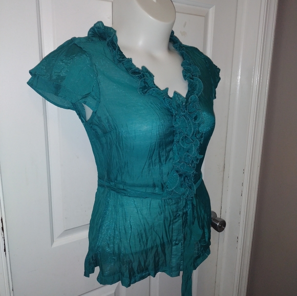 🆕️Y2K Blue Satin Pleated Blouse w. Ruffles Sz XL NWT - Picture 3 of 7